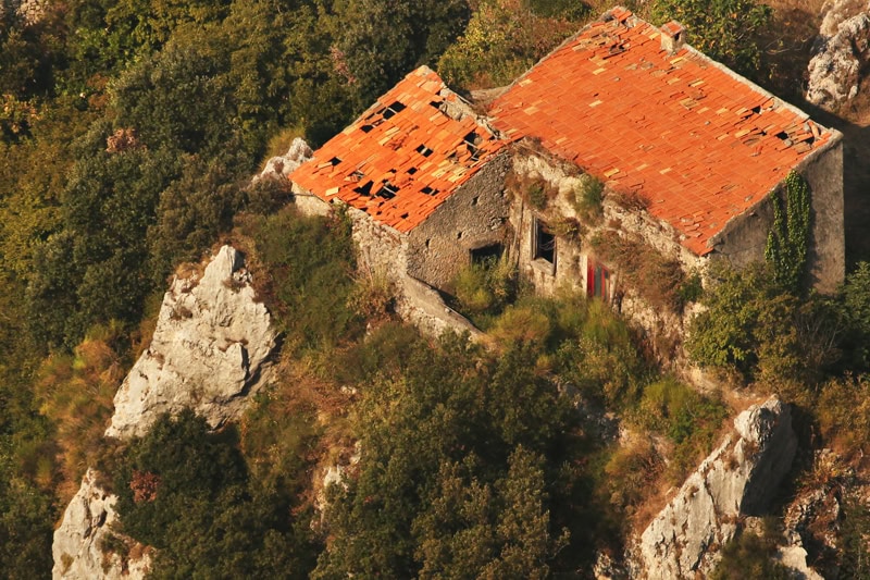 broken-down villa, Italy